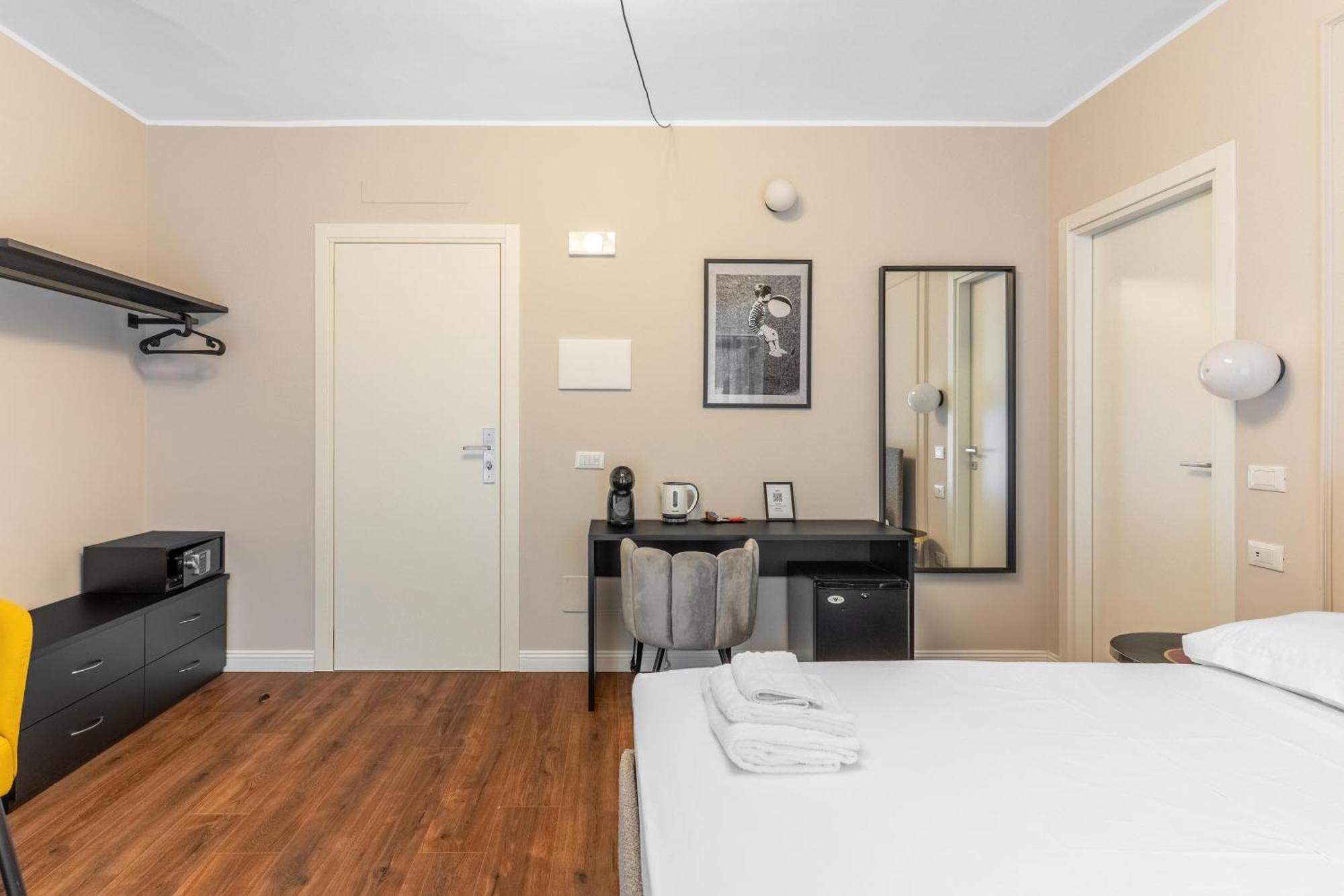 Torriani Suites Foresteria Lombarda Milán Exteriér fotografie